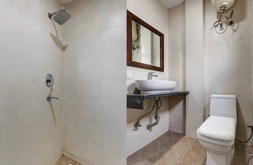 Chhatarpur Hotel | Mauryan Elite Hotel Qutab Minar Metro Station