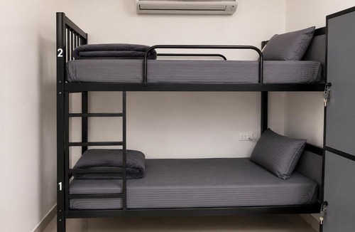 Anna Nagar Hostel | Meriton Stays Premium Mens Pg