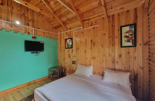 Dalhousie House | Mid Conifer Cottage Villa
