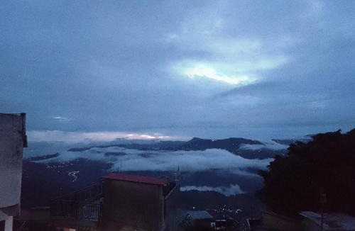 Kurseong Apartment | Mist N Mountain
