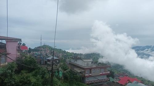 Kurseong Apartment | Mist N Mountain