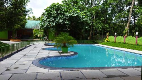 Sulthan Bathery Resort | Misty Slope