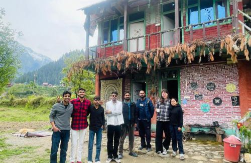 Kullu Hostel | Mj s Home