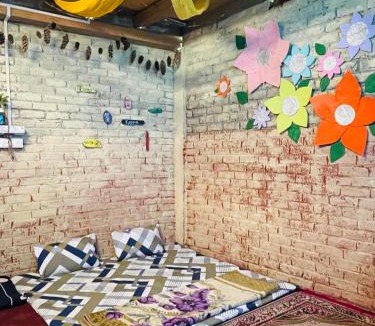 Kullu Hostel | Mj s Home