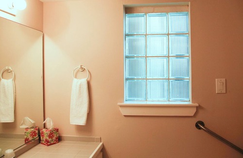 Neartown Bed & Breakfast | Modern B & B