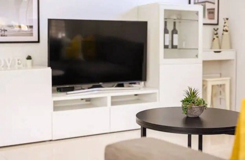 Colebee House | Modern, Spacious & Close to Park Colebee