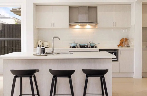 Colebee House | Modern, Spacious & Close to Park Colebee