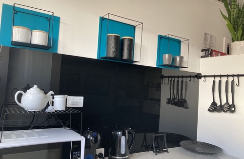 Hilton Apartment | Modern Tiny House