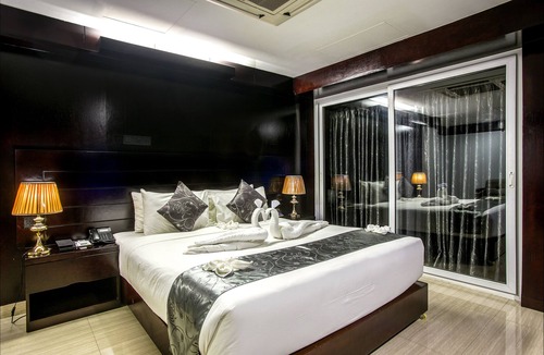 Bogra Hotel | Momo Inn