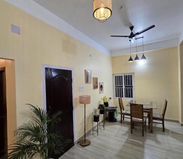 Sualkuchi House | Mong Mao Manor