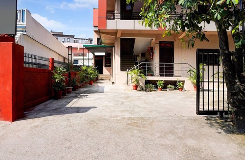 Bullawala House | Mordern Room Ballaupur Chowk Dehradun