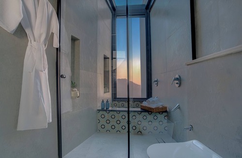 Haridwar Bed & Breakfast | MoShams Aksha Mountain Suite, Balcony, Breakfast
