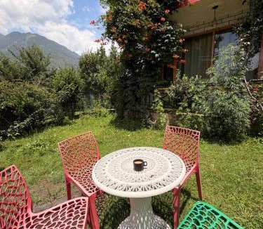 Manali Hotel | Mountain Face Cottage