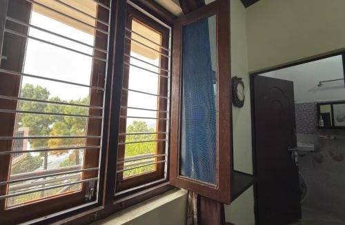 Lansdowne House | Mountain valley homestay