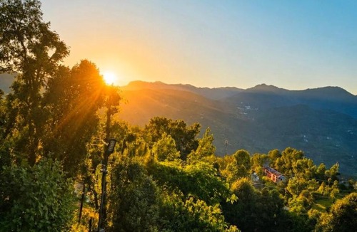 Patnitop Apartment | Mountain View Room w Balcony Cozy Stay in Kud