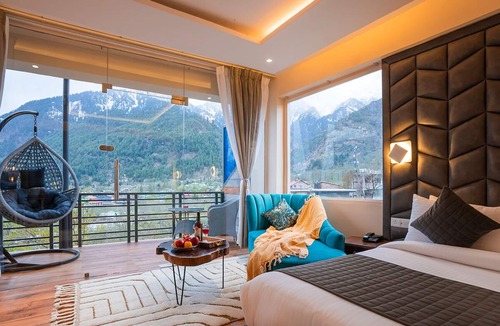 Manali Hostel | Moustache Manali
