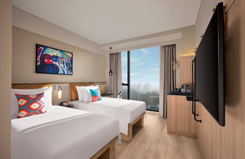 Andheri West Hotel | Moxy by Marriott Mumbai Andheri West