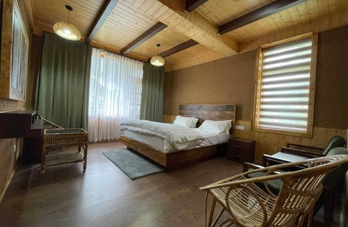 Keylong Hotel | Mud Essence