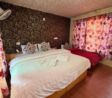 Laripora House | Mughal resort pahalgam