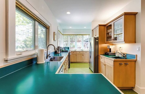 Amazon House | Muminhuset/Professor's Cottage