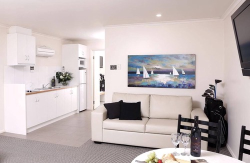 Swan Hill Hotel | Murray Downs Resort
