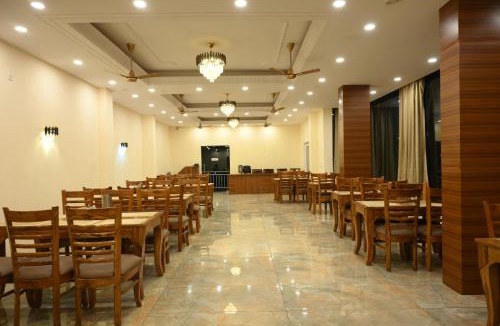 Sitapur Hotel | Musk Hill Resort