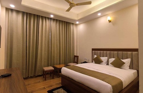 Sitapur Hotel | Musk Hill Resort