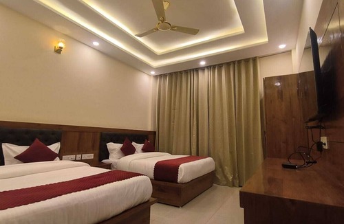 Sitapur Hotel | Musk Hill Resort