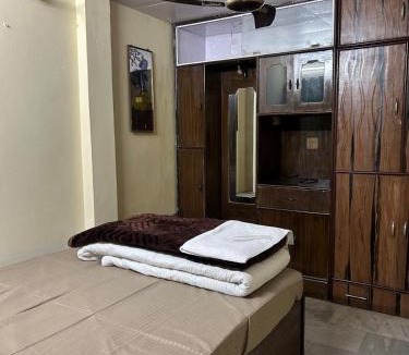 The Mall Road Apartment | Mussoorie Lodge