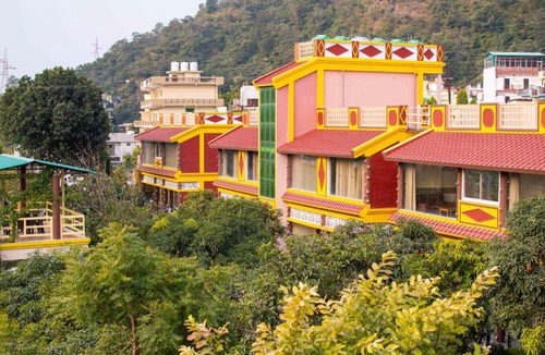 Tapovan Hotel | MVT Guesthouse & Restaurant (Rishikesh)