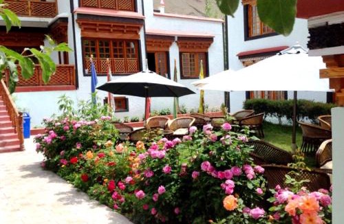 Tingmosgang Hotel | Namra Hotel and Camps - Temisgam