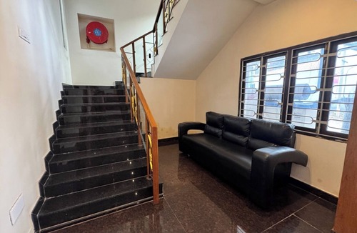 Udumalaipettai Hotel | Nandha Grande Elite