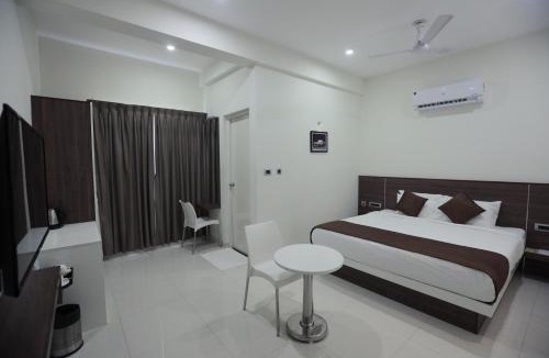 Udumalaipettai Hotel | Nandha Grande
