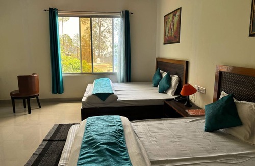 Lansdowne Hotel | Nature Hike