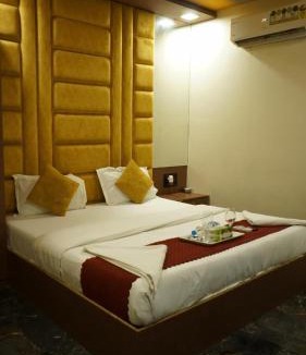 Andheri West Hotel | Near Beach HOTEL - VERSOVA INN