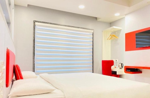 Paharganj Cabin | New Comfort Stay 2 Mints Walking Distance From New Delhi Railway Station