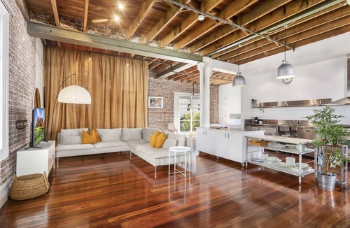 Darlinghurst Apartment | New York-Style Loft in Sydney CBD with City Views