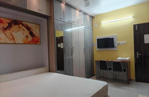 South Dum Dum Hotel | NHM Stays