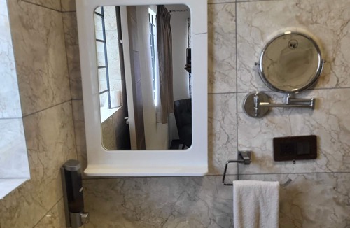 Electronics City Hotel | Nirvana Club Resort and Spa