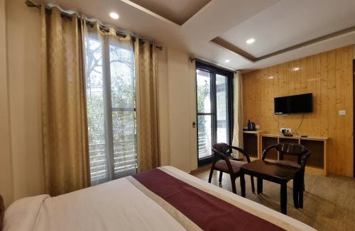 Dalhousie Hotel | Nomad Uber Hotel - Near Mall Road Dalhousie