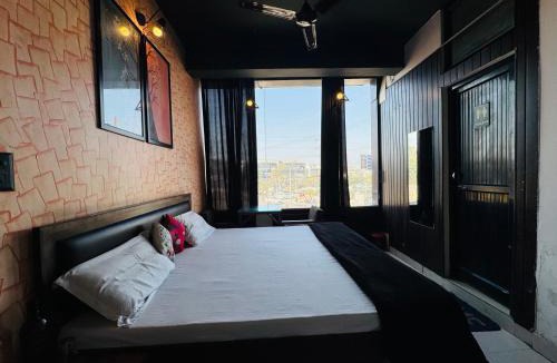 Dehradun Hostel | Nomads House