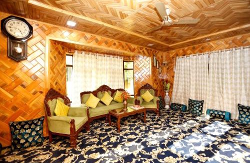 Srinagar House | Nuh Villa - A Luxury Homestay near Srinagar Airport