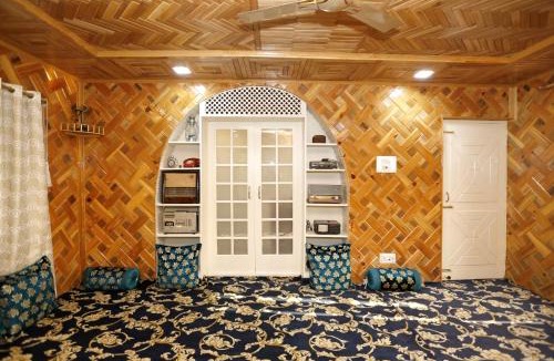 Srinagar House | Nuh Villa - A Luxury Homestay near Srinagar Airport