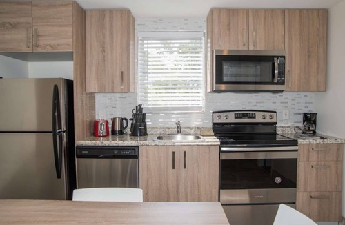 Pompano Beach Condo | Ocean Stroll: 2BR + Waterfall Pool