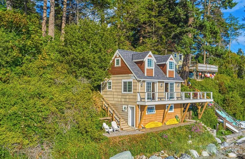 Point Roberts Apartment | Oceanfront Studio w/World-Class Views & Patio