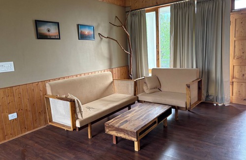 Mohal Hotel | Odbo Stays Manali