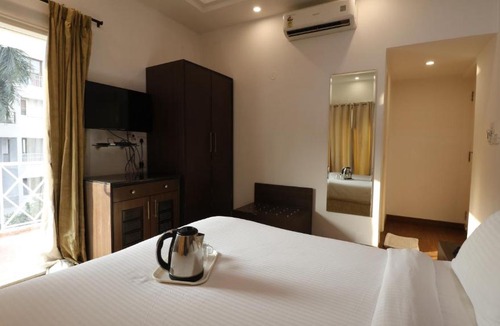 Electronics City Hotel | Omatra V Suites Electronic City