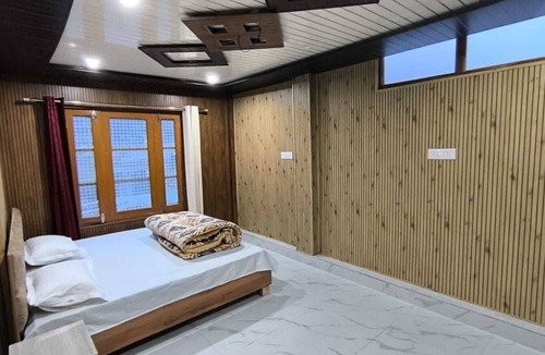 Kharsali Hotel | Omji Temple View Kharsali