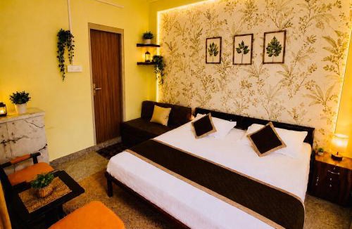 Kasol House | One Love Retreat Home Stay & Cafe