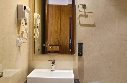 Bathri Hotel | OnlyStay Luxe House Dalhousie
